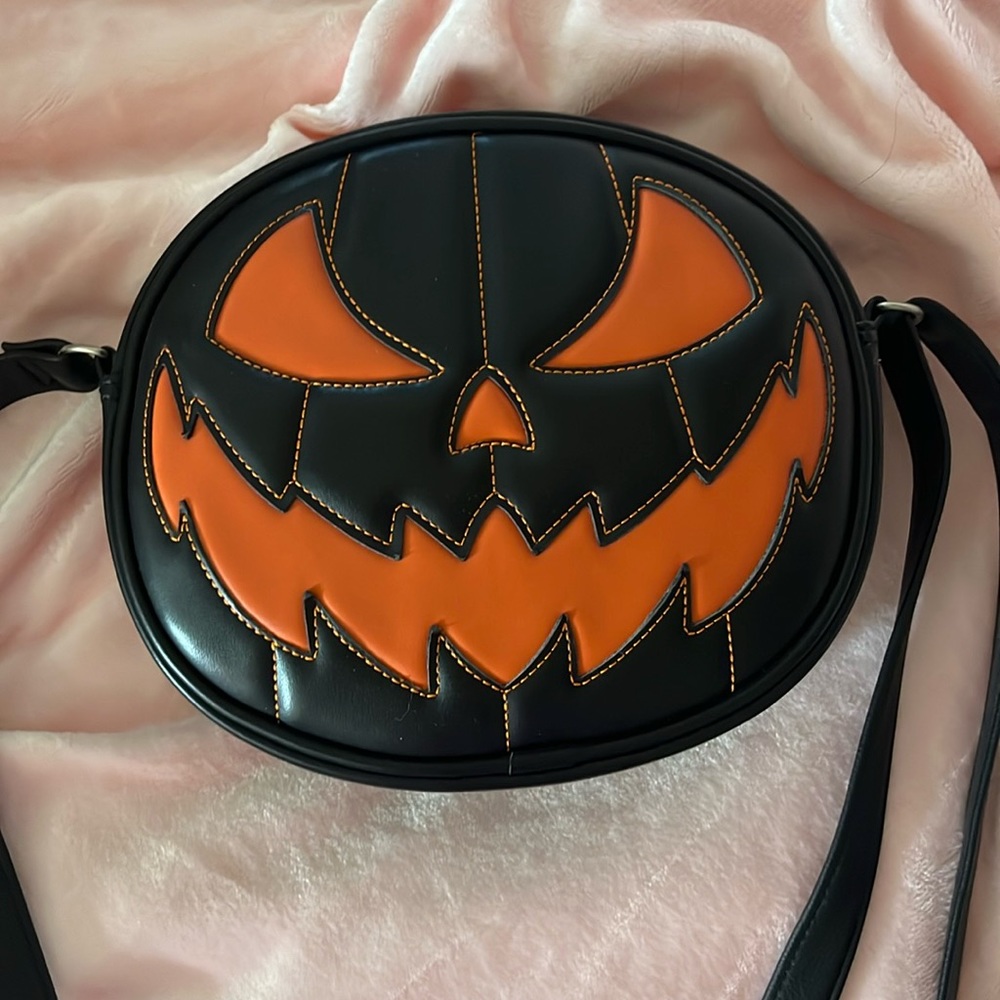 Black and orange pumpkin purse